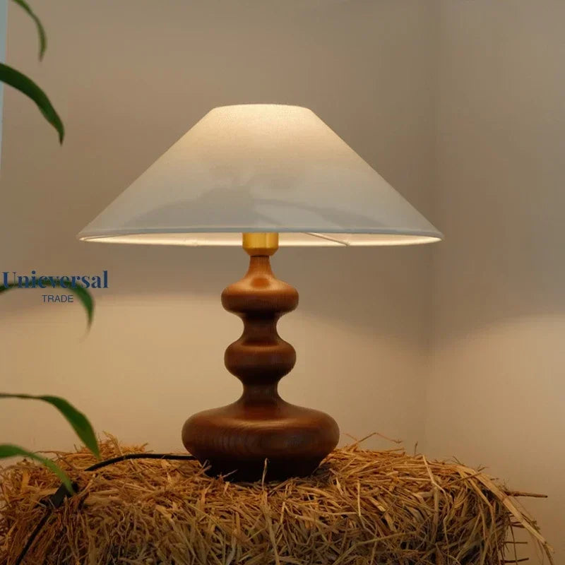 Lampe de table en bois de frêne modèle Velvety