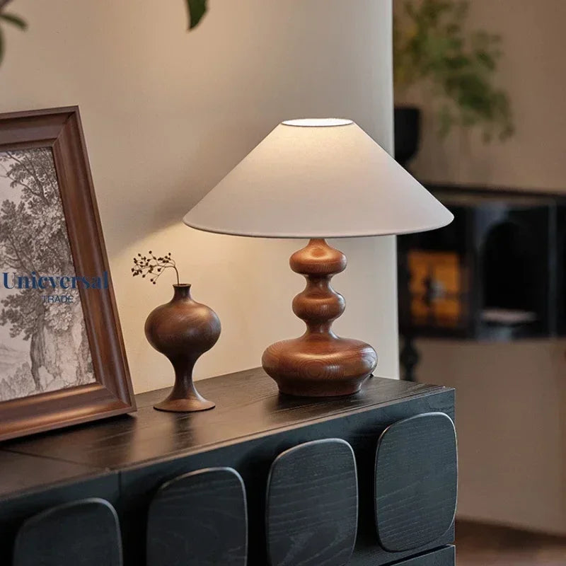 Lampe de table en bois de frêne modèle Velvety