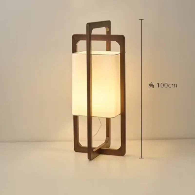 Lampe modèle Chadō en noyer